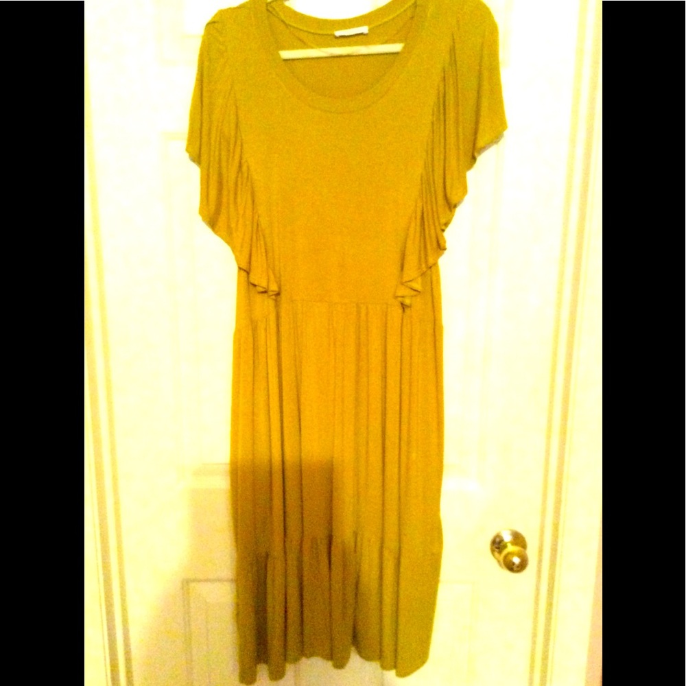 Feminine gold knit dress